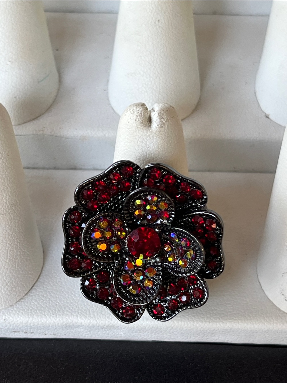 Vintage-Inspired Red Crystal Flower Ring Stretch